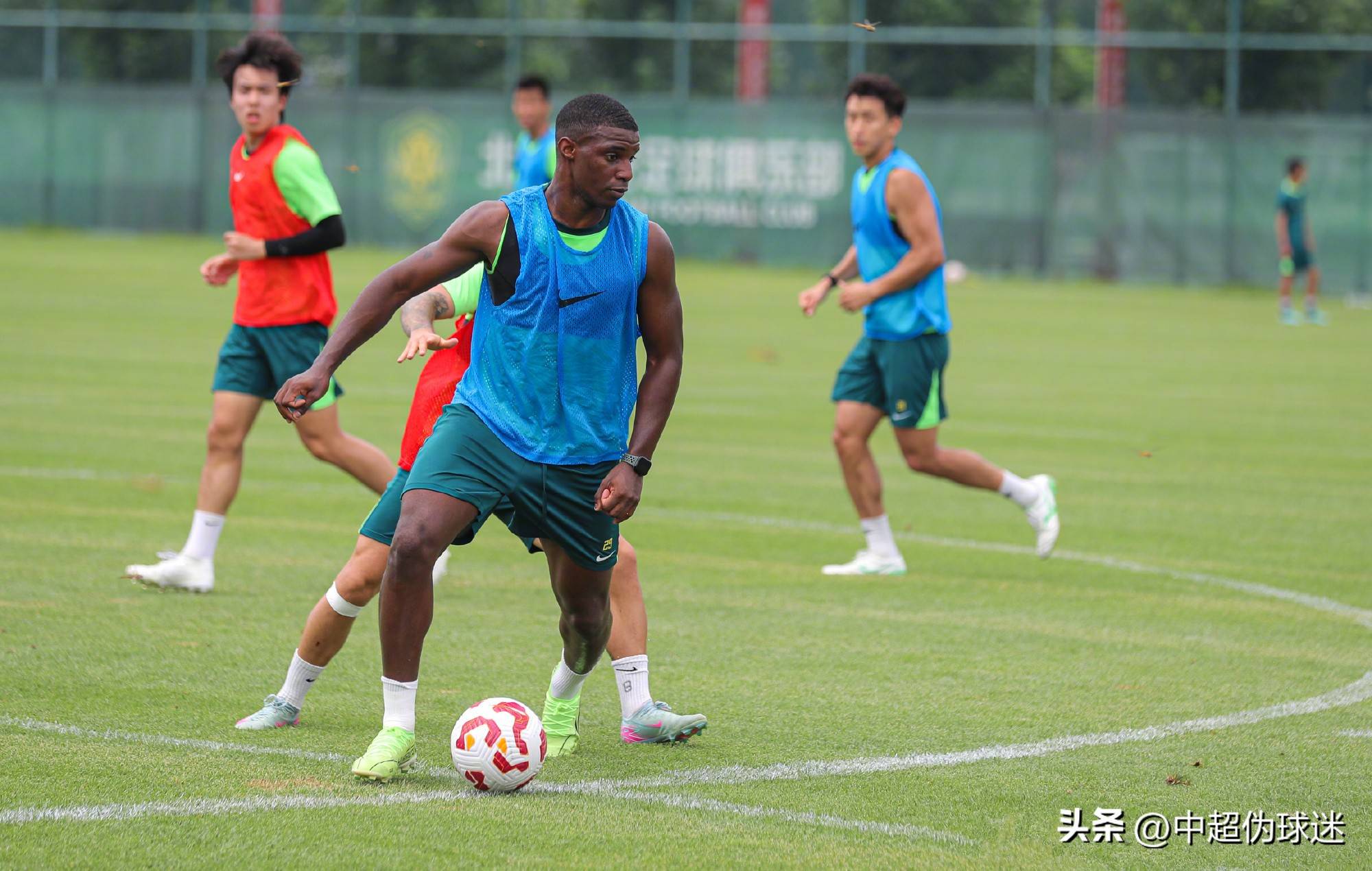 的球员之一 的球员之一