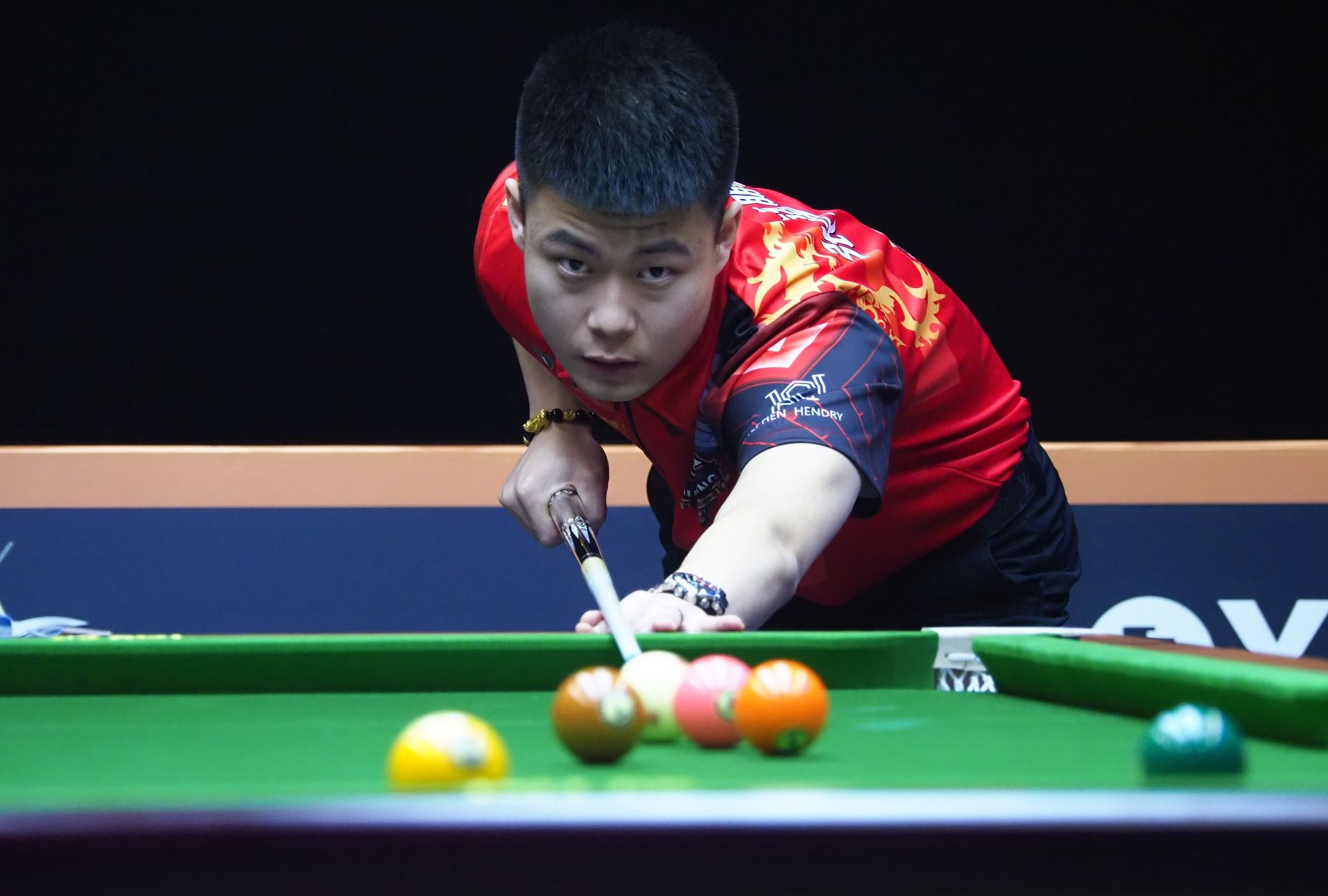 与许多顶尖 与许多顶尖